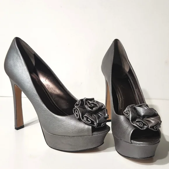 NEW Vince Camuto Leather Pewter Peep Toe Platform Bow Detail 5" Heels  Size 8.5B - Picture 15 of 15